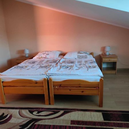 Wiola Apartamento Zelistrzewo Exterior foto
