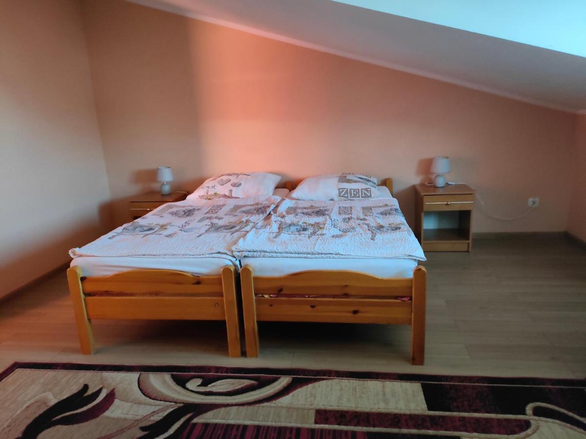 Wiola Apartamento Zelistrzewo Exterior foto