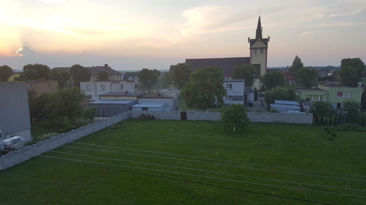 Wiola Apartamento Zelistrzewo Exterior foto